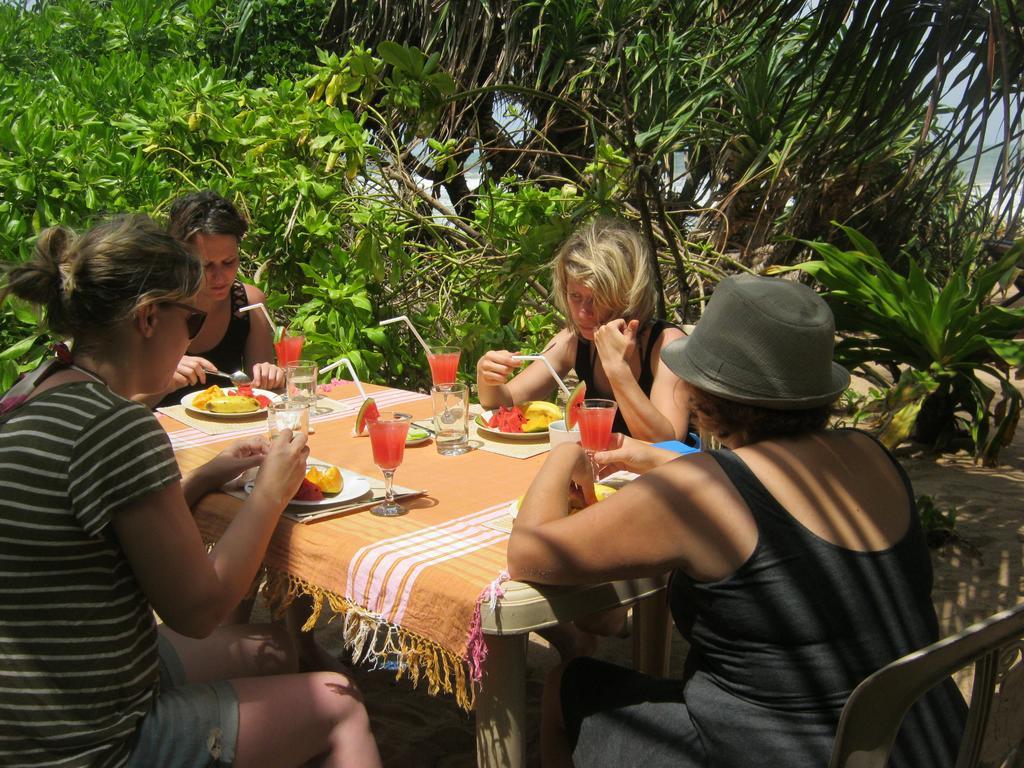 Arcade Beach Hotel Bentota Extérieur photo